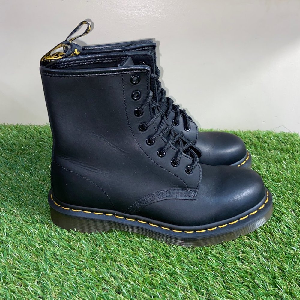 Dr. Martens 1460 8-Eye Combat Boots Black Smooth Leather Men 6 Women 7 NEW